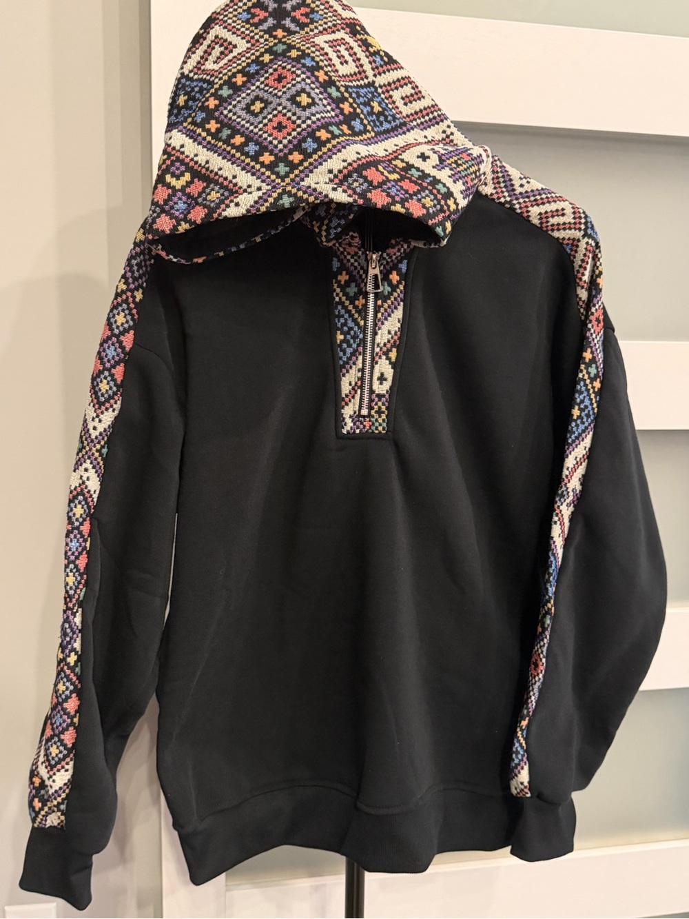 Source Unknown Black Hooded Quarter-Zip Sweater with Multicolor Pattern Trim